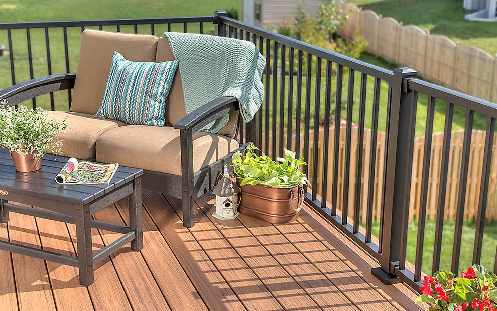 TREX signature railing